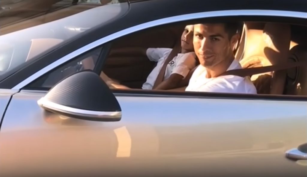 Ronaldo w swoim Bugatti Chiron